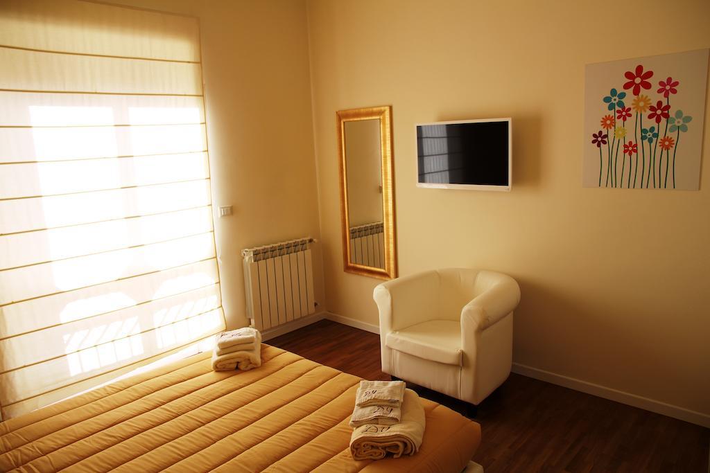 Domus Yenne Suites Cagliari Rum bild
