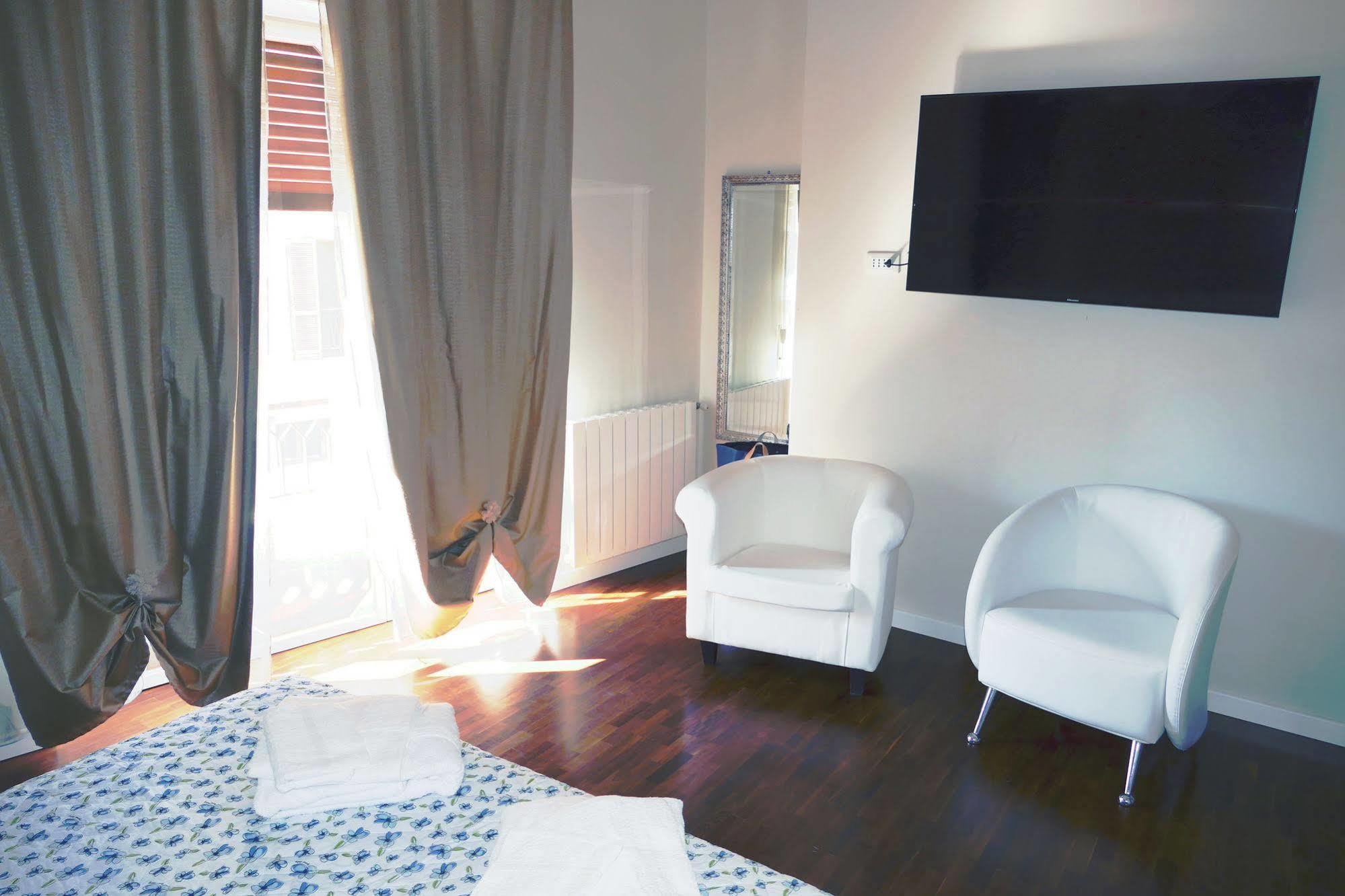 Domus Yenne Suites Cagliari Exteriör bild