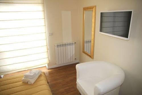 Domus Yenne Suites Cagliari Exteriör bild